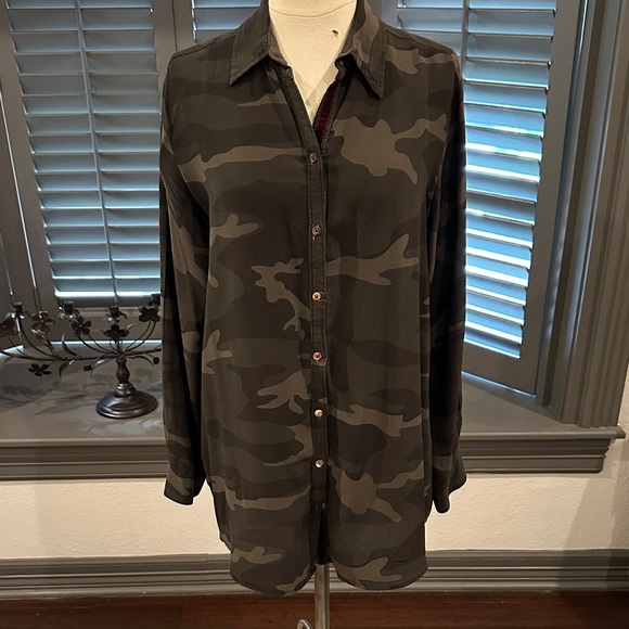 Johnny Was Black Floral Embroidered Blouse - Picture 2 of 6